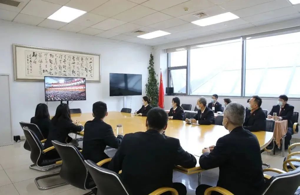 北京法院万余名党员干警收听收看党的二十大开幕会盛况