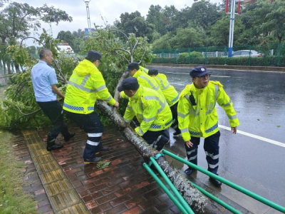 广东中山三乡公安全力抗击超强台风“苏拉”