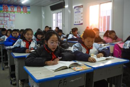 积石山6.2级地震丨青海震区中小学校全面实现线下教学