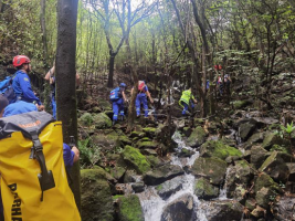 驴友独自登山失联  广东博罗公安冒雨搜救