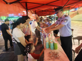 警察变身“安全老师”  这堂课孩子们抢着上