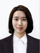 张家玉 重庆大学双学士（工学学士、经济学学士）、南京大学法律硕士，已取得中华人民共和国法律职业证书，现为华商律师助理。